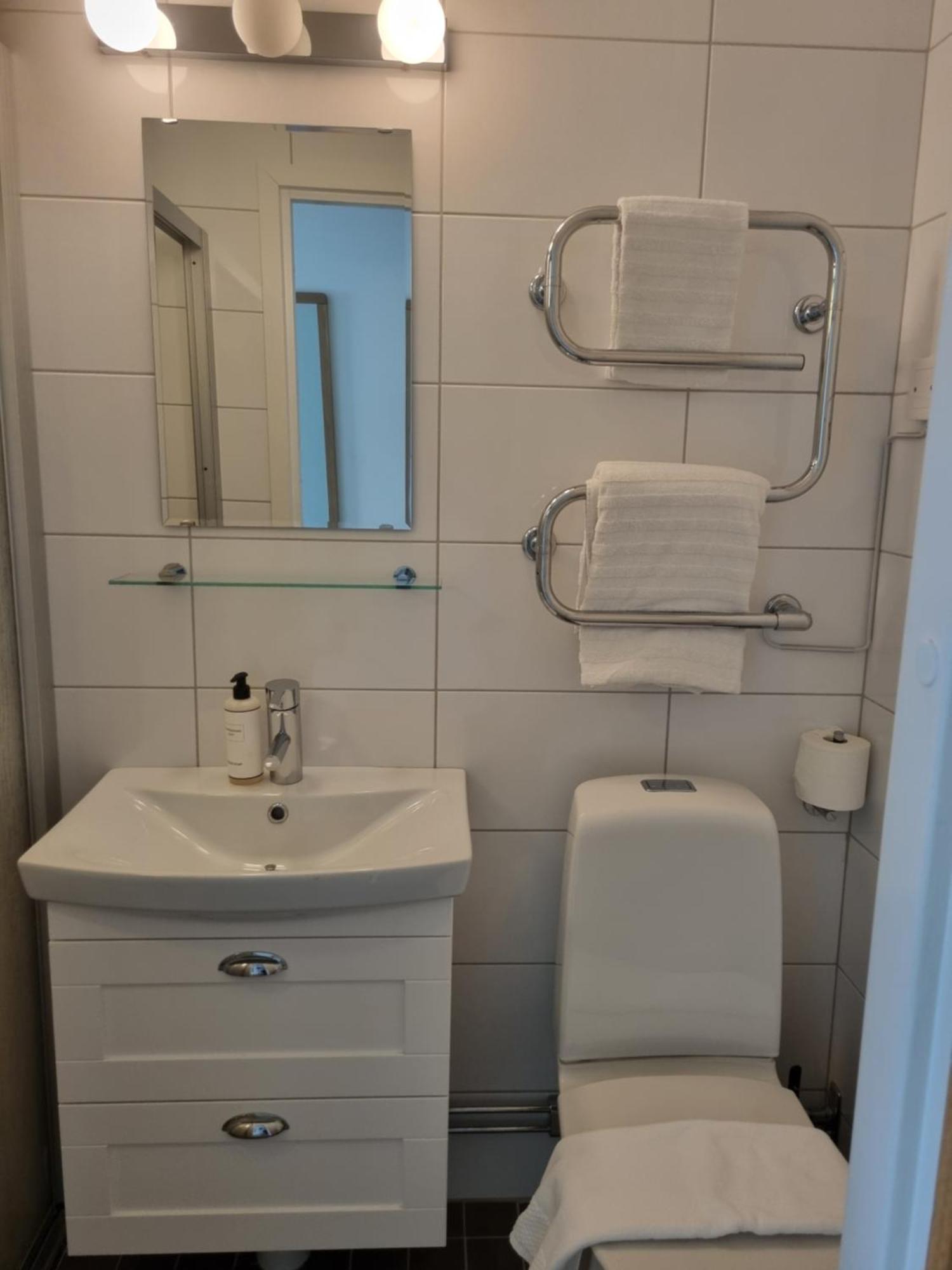 Mjoelby Stadshotell מראה חיצוני תמונה